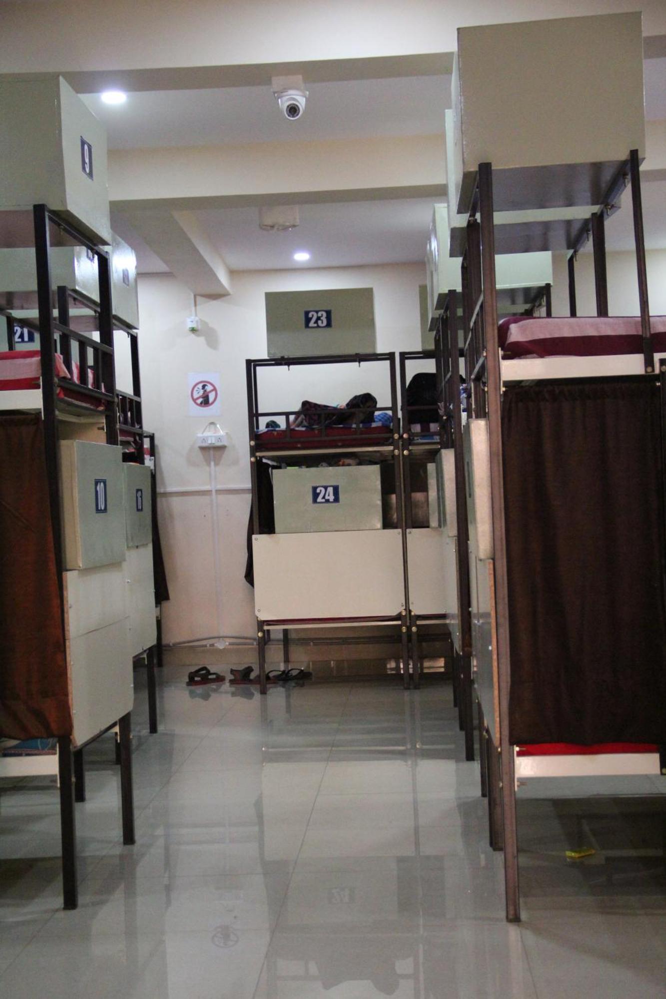 Sleep Well A/C Deluxe Dormitory Visakhapatnam Eksteriør bilde